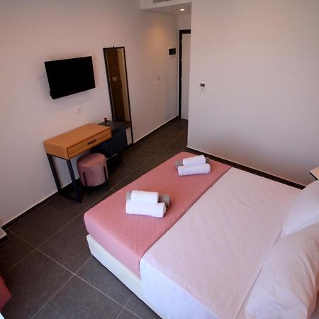 Blue Eye Hotel Ksamil Esterno foto