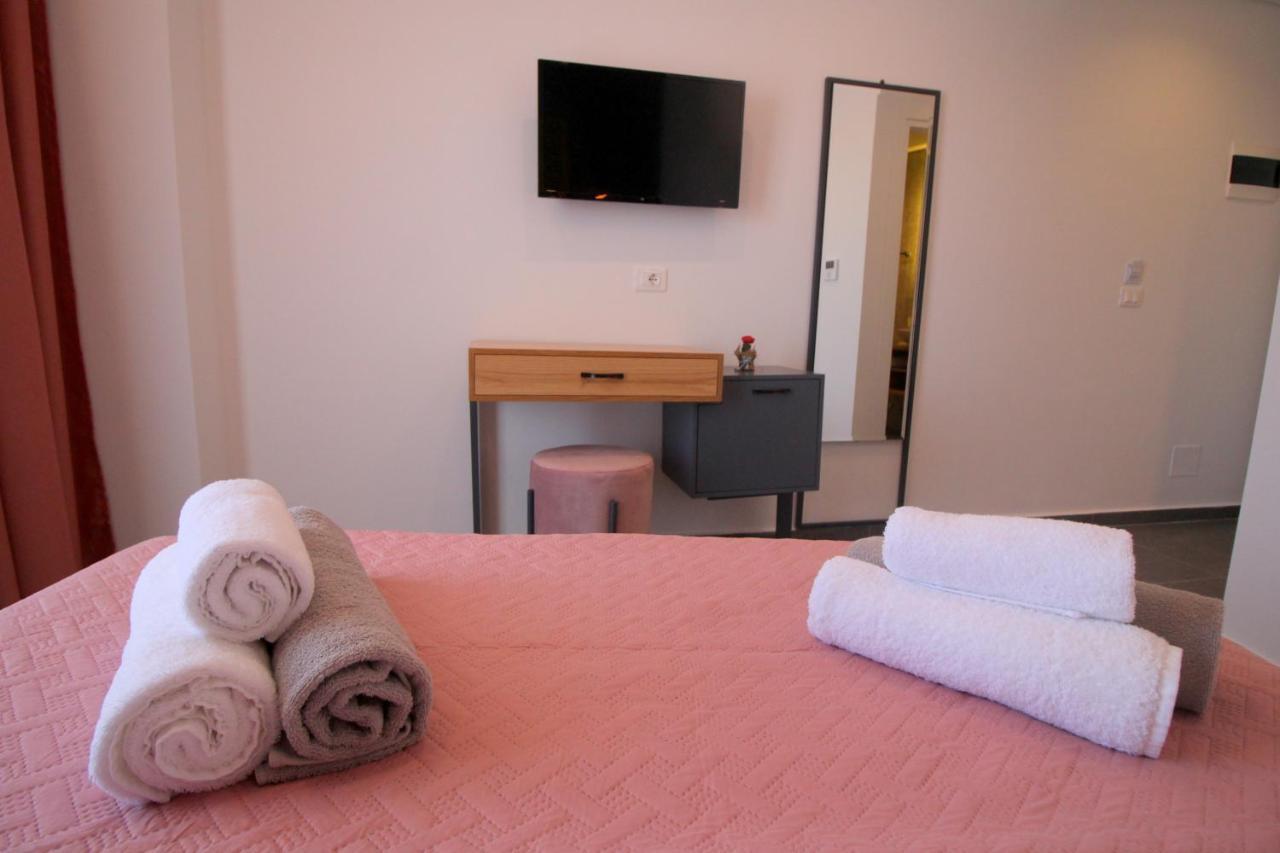 Blue Eye Hotel Ksamil Esterno foto